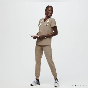 Figs Latte Scrub Set